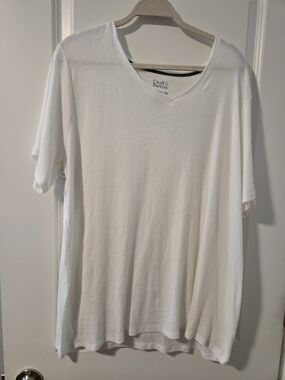 croft & barrow White Short-Sleeve V-Neck Tee